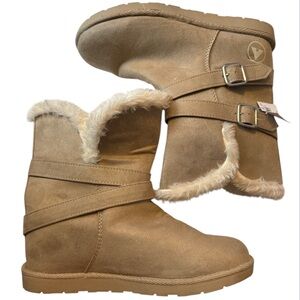Airwalk Tan Women's Winter Boots with Fur Lining Size 8 New w/ Tag